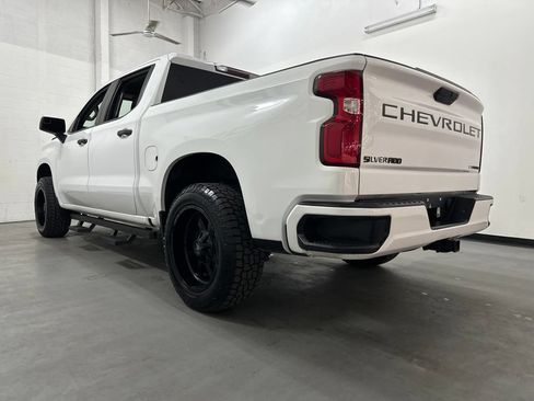 Used 2020 Chevrolet Silverado 1500 Custom w/ Custom Value Package RWD image 16