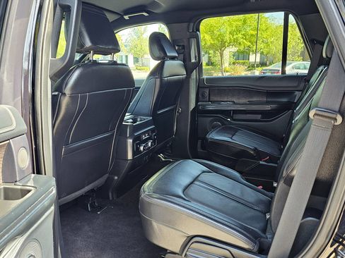 Used 2021 Ford Expedition Limited image 17