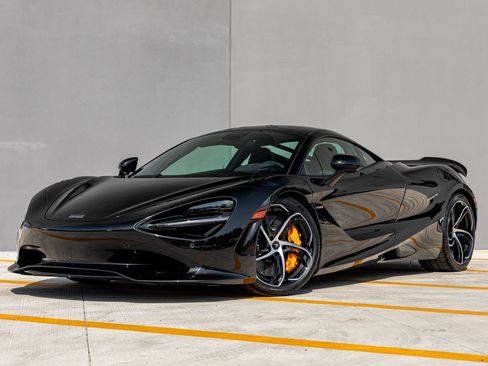 Used 2024 McLaren 750S RWD image 8