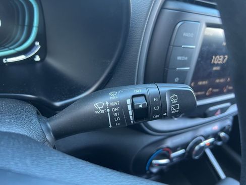 Used 2025 Kia Soul LX w/ LX Technology Package image 13