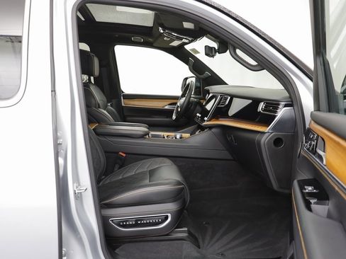Used 2024 Jeep Grand Wagoneer L Series III image 22