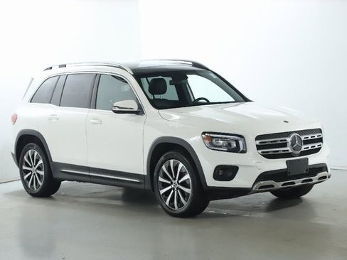 Used 2022 Mercedes-Benz GLB 250 4MATIC image 9
