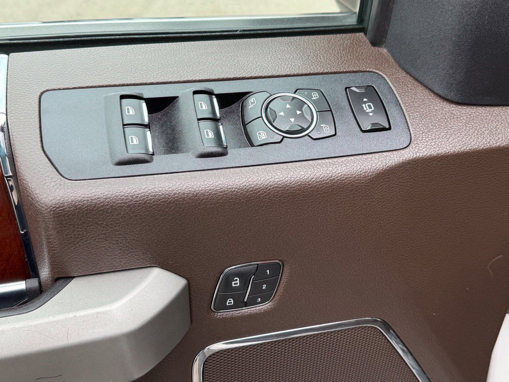 Used 2019 Ford F350 King Ranch w/ King Ranch Ultimate Package AWD/4WD image 11