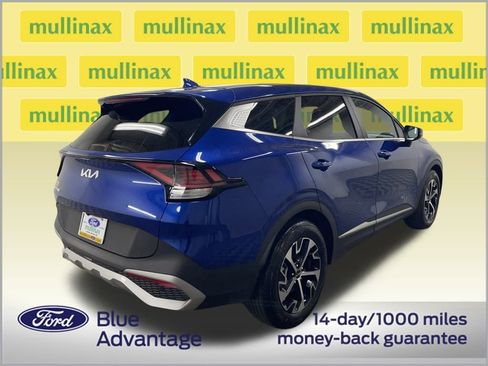 Used 2023 Kia Sportage EX image 3