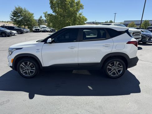 Used 2021 Kia Seltos LX AWD/4WD image 4