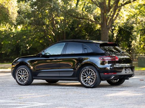 Used 2018 Porsche Macan Sport Edition image 9