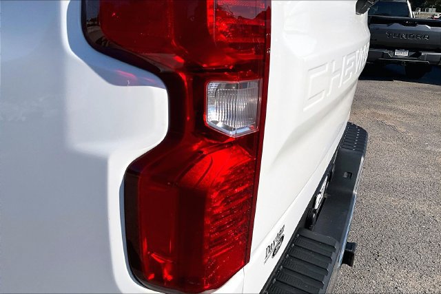 Used 2022 Chevrolet Silverado 1500 LT AWD/4WD image 32