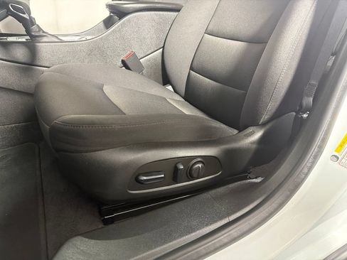 Used 2024 Chevrolet Malibu LT FWD image 11