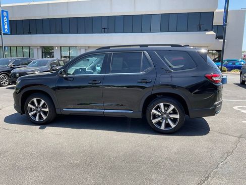 Used 2023 Honda Pilot Touring image 5