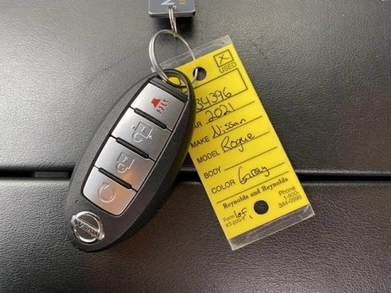 Used 2021 Nissan Rogue SV AWD/4WD image 21