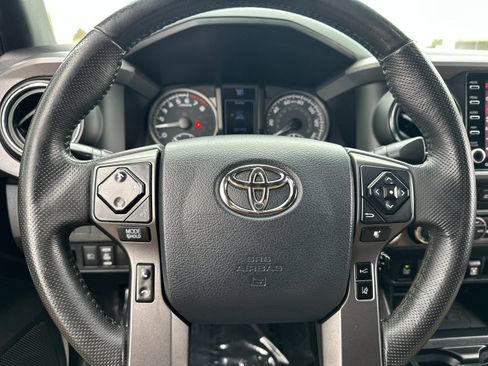 Used 2020 Toyota Tacoma TRD Off-Road image 22