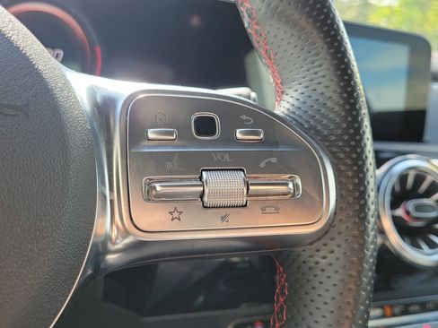 Used 2022 Mercedes-Benz CLA 250 image 23