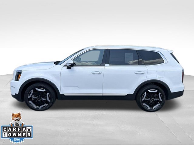 Used 2024 Kia Telluride EX w/ EX Captain's Chair Package AWD/4WD image 2