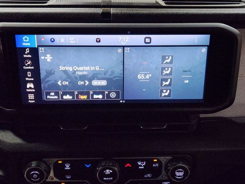 Used 2025 Jeep Gladiator Sport image 35