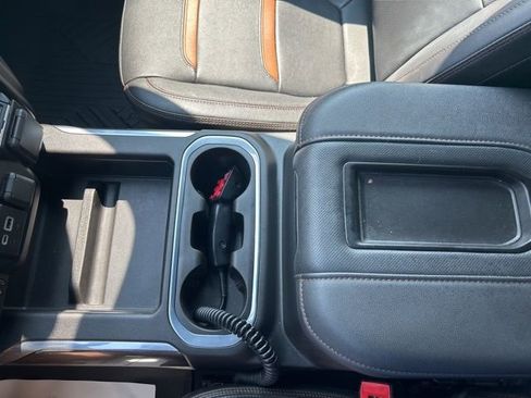 Used 2022 GMC Sierra 2500 AT4 w/ Snow Plow Prep/Camper Package image 17