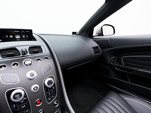 Used 2016 Aston Martin DB9 GT RWD image 96