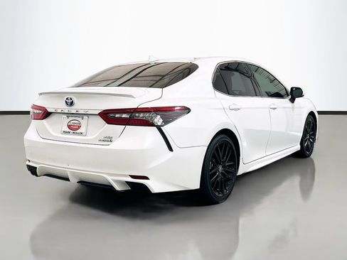 Used 2022 Toyota Camry XSE w/ Cold Weather Package FWD image 4