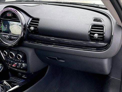 Used 2019 MINI Cooper Clubman S image 18