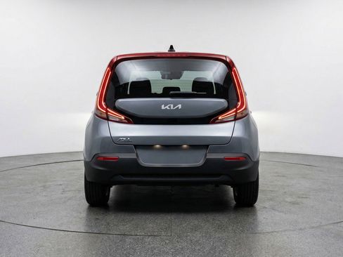 Used 2025 Kia Soul LX w/ LX Technology Package image 6