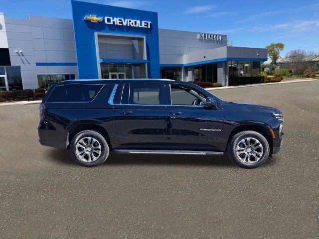 Used 2025 Chevrolet Suburban LT w/ Comfort Package AWD/4WD image 27