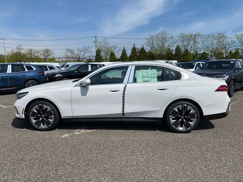 New 2026 BMW 530i xDrive AWD/4WD image 4