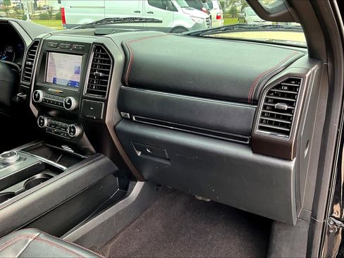 Used 2021 Ford Expedition Max Limited image 18