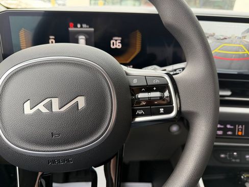 New 2026 Kia Carnival LX FWD image 34