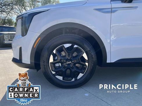 Used 2025 Kia Sorento S image 6