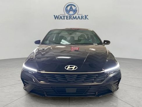 New 2025 Hyundai Elantra Limited image 22