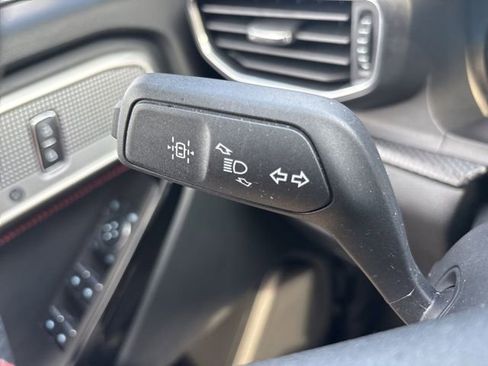 Used 2023 Ford Explorer ST-Line w/ Class IV Trailer Tow Package image 38