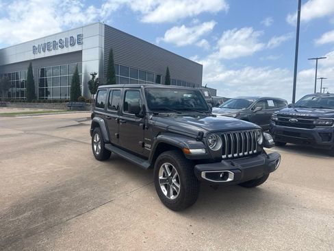 Used 2019 Jeep Wrangler Unlimited Sahara AWD/4WD image 1