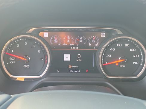 Used 2021 Chevrolet Tahoe Premier w/ Premium Package image 29