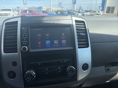 Used 2019 Nissan Frontier S image 12