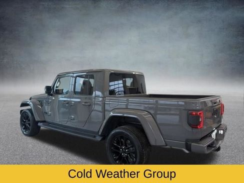 Used 2022 Jeep Gladiator Overland image 10