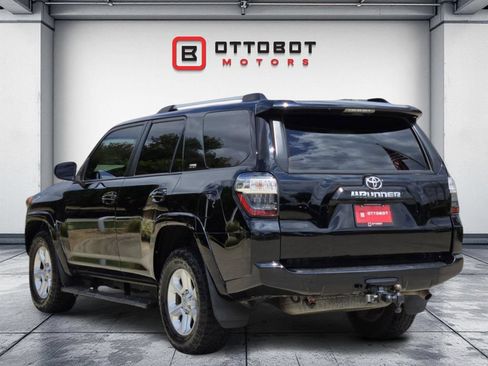 Used 2022 Toyota 4Runner SR5 RWD image 3