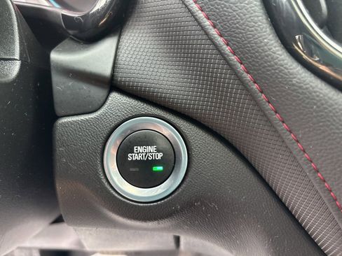 Used 2022 Chevrolet Equinox RS w/ Infotainment Package image 24