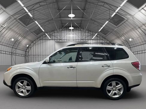 Used 2009 Subaru Forester 2.5X w/ Popular Equipment Group 1A image 2
