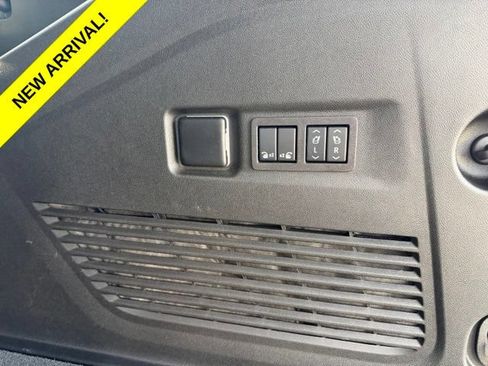 Used 2024 Chevrolet Suburban High Country AWD/4WD image 9