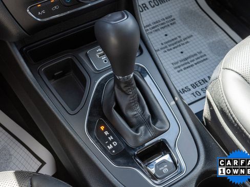 Used 2019 Jeep Cherokee Limited w/ Technology Group image 13