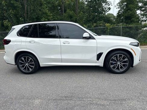 Used 2025 BMW X5 xDrive40i w/ M Sport Package AWD/4WD image 12
