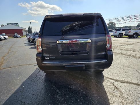 Used 2016 GMC Yukon Denali w/ Open Road Package AWD/4WD image 32