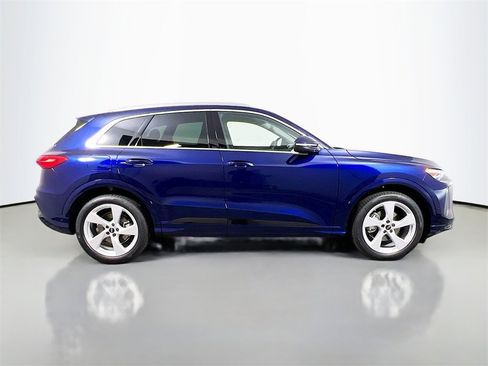 New 2025 Audi Q5 Prestige image 8