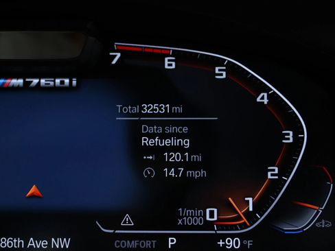 Used 2022 BMW M760i xDrive M760i xDrive Sedan 4D w/ Luxury Rear Seating Package image 28