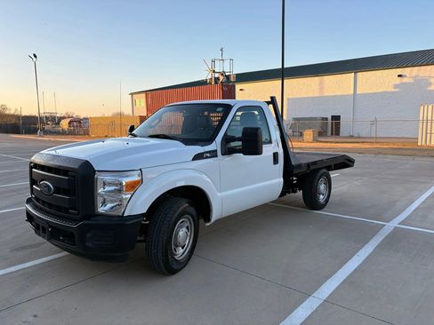 Used 2013 Ford F350 XL w/ Camper Pkg image 4