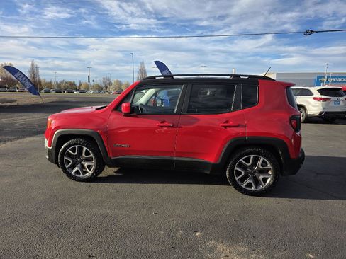 Used 2016 Jeep Renegade Latitude w/ Cold Weather Group image 8