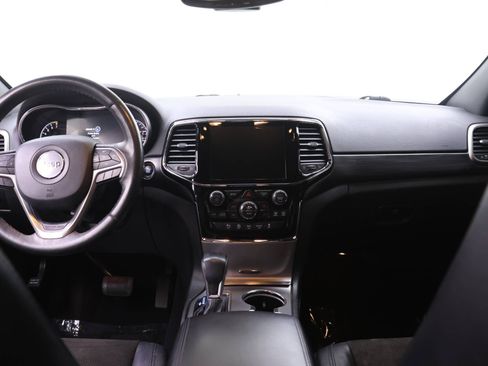 Used 2019 Jeep Grand Cherokee Altitude image 5