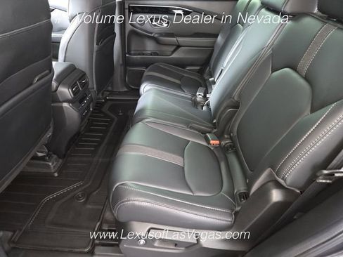 Used 2025 Honda Pilot Touring image 16
