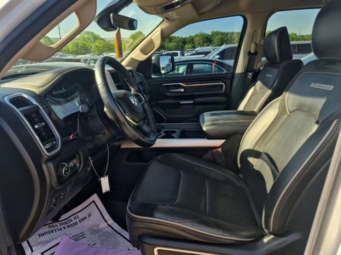 Used 2020 RAM 1500 Laramie AWD/4WD image 3