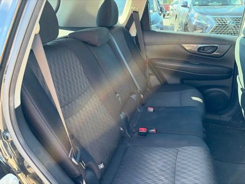 Used 2020 Nissan Rogue S FWD image 17