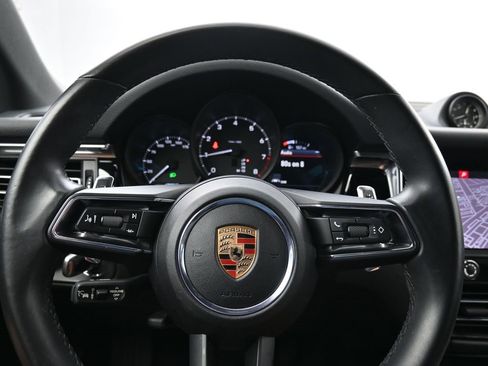 Certified 2025 Porsche Macan image 10